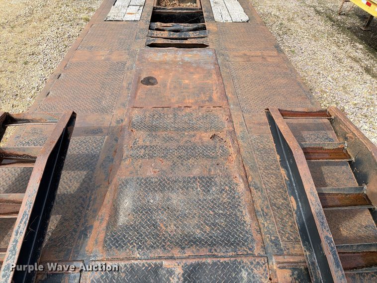image for item FT8102 1977 Fontaine drop deck equipment trailer