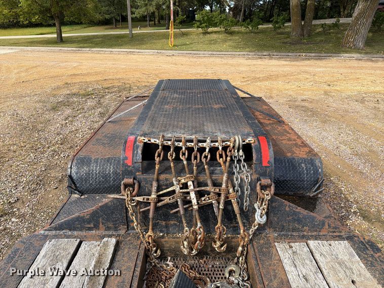 image for item FT8102 1977 Fontaine drop deck equipment trailer