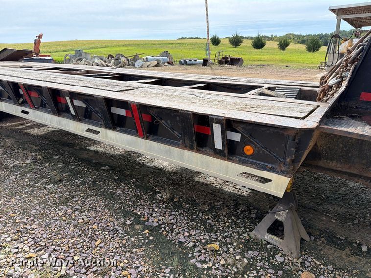 image for item FT8102 1977 Fontaine drop deck equipment trailer