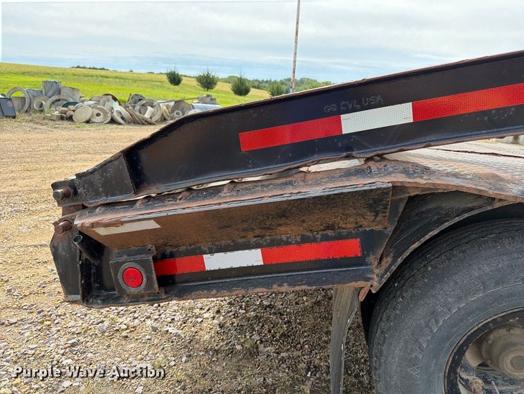 image for item FT8102 1977 Fontaine drop deck equipment trailer