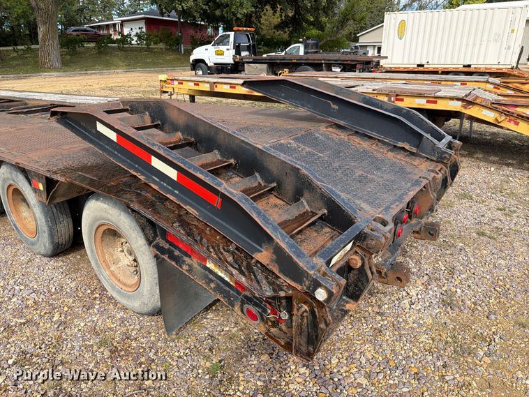 image for item FT8102 1977 Fontaine drop deck equipment trailer