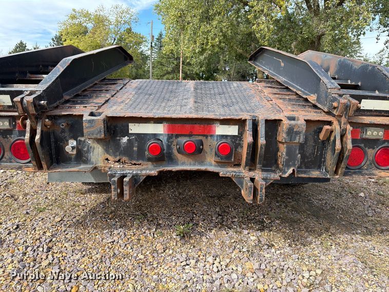 image for item FT8102 1977 Fontaine drop deck equipment trailer