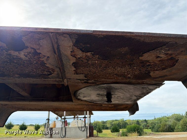image for item FT8102 1977 Fontaine drop deck equipment trailer