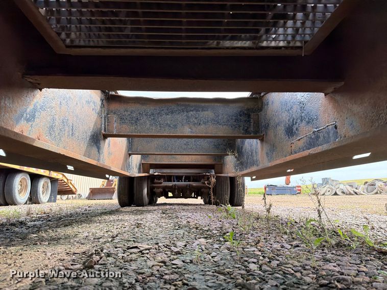 image for item FT8102 1977 Fontaine drop deck equipment trailer