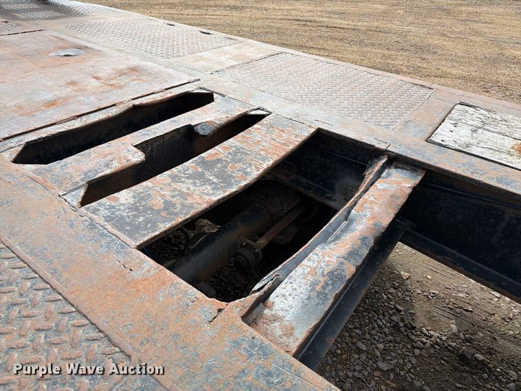 image for item FT8102 1977 Fontaine drop deck equipment trailer