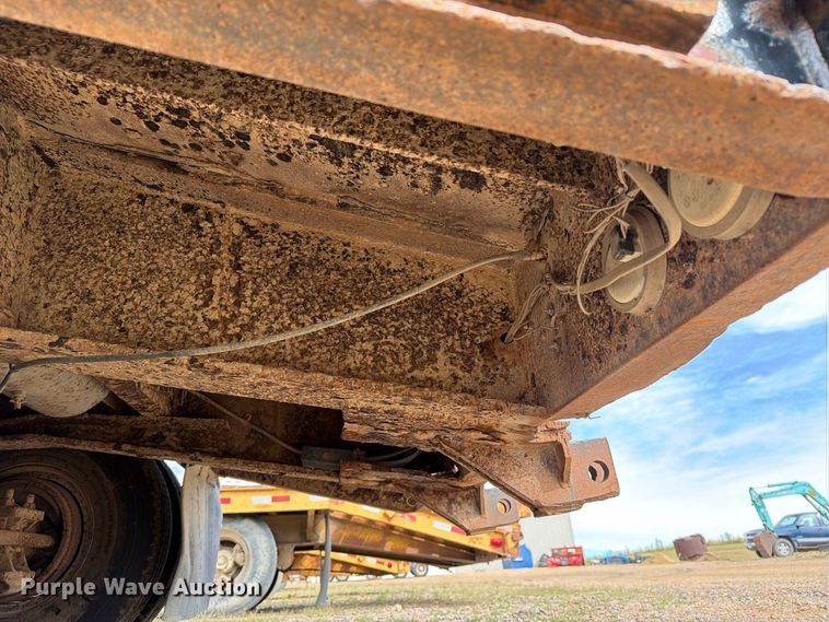 image for item FT8102 1977 Fontaine drop deck equipment trailer