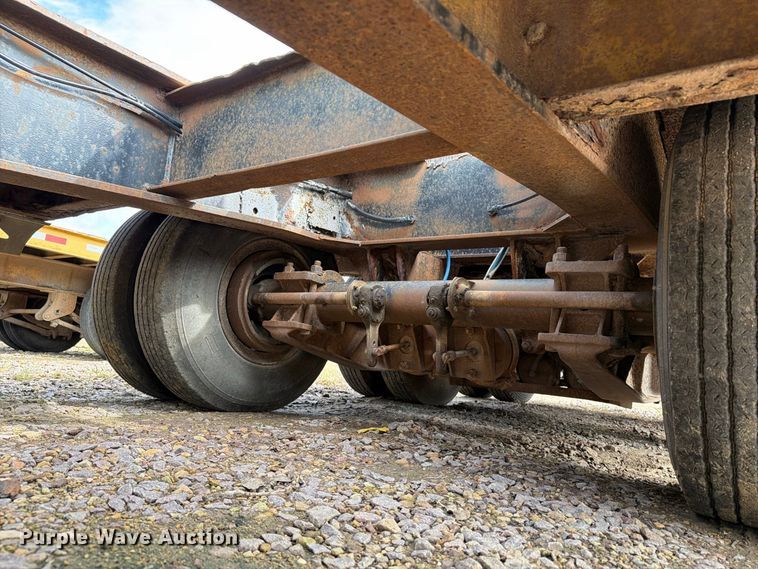 image for item FT8102 1977 Fontaine drop deck equipment trailer