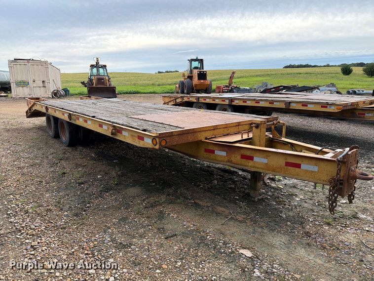 image for item FT8103 1980 Trail King 0850-2400 equipment trailer