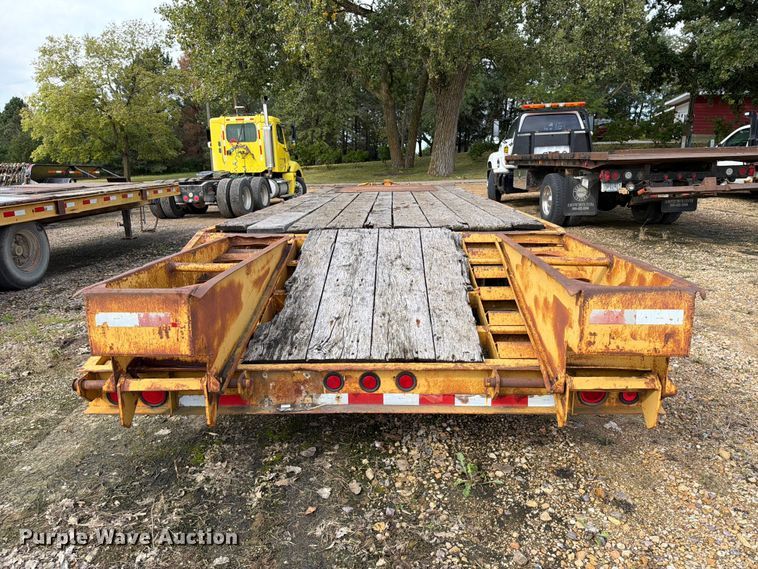 image for item FT8103 1980 Trail King 0850-2400 equipment trailer
