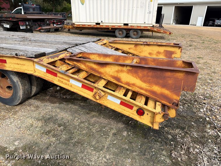 image for item FT8103 1980 Trail King 0850-2400 equipment trailer
