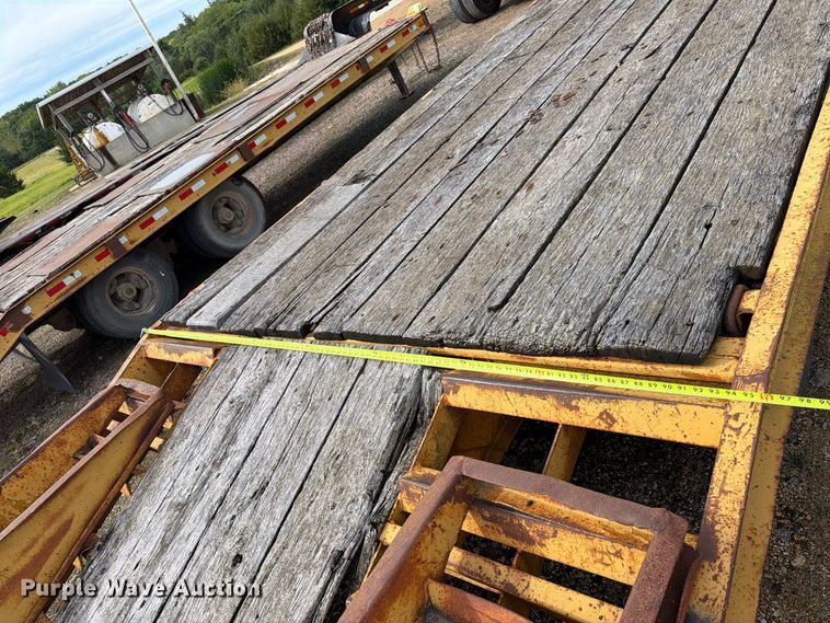 image for item FT8103 1980 Trail King 0850-2400 equipment trailer