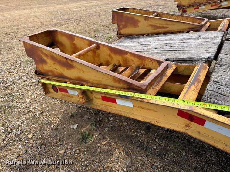 image for item FT8103 1980 Trail King 0850-2400 equipment trailer