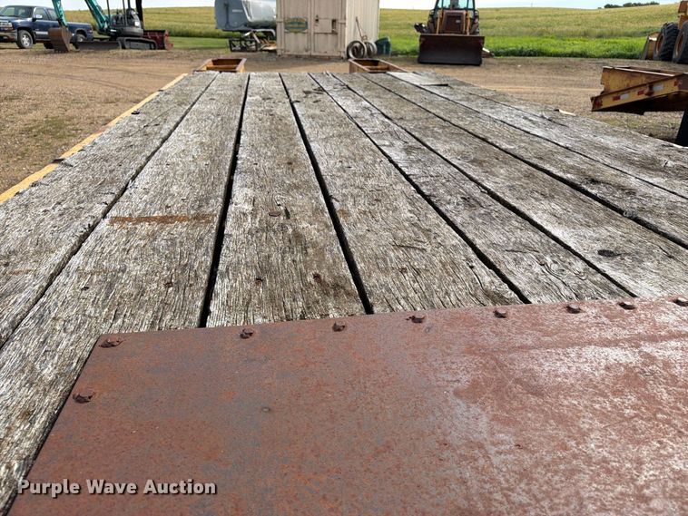 image for item FT8103 1980 Trail King 0850-2400 equipment trailer