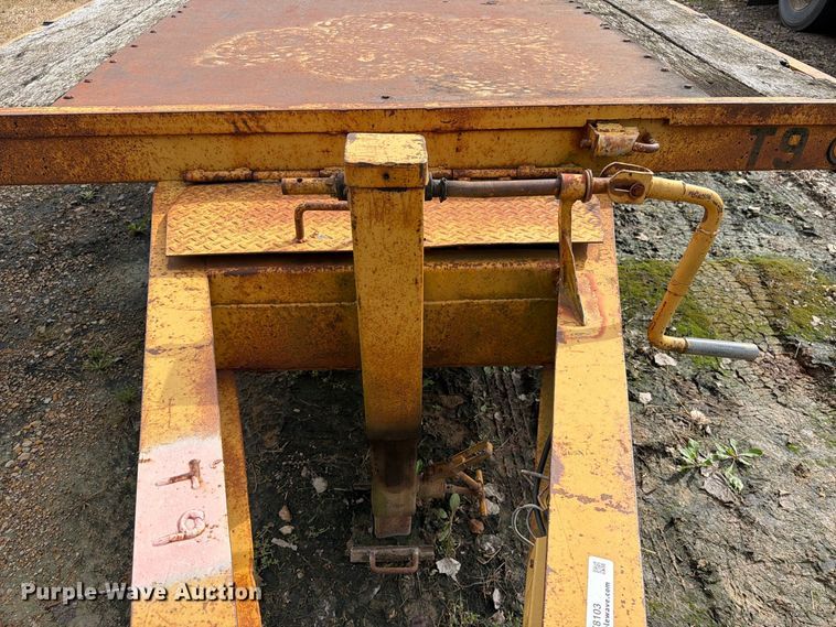 image for item FT8103 1980 Trail King 0850-2400 equipment trailer