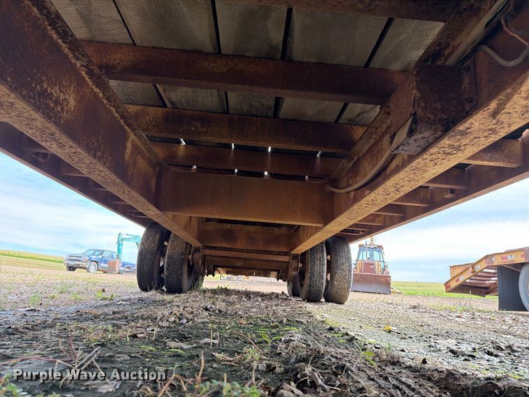 image for item FT8103 1980 Trail King 0850-2400 equipment trailer