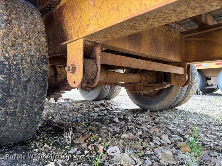 image for item FT8103 1980 Trail King 0850-2400 equipment trailer