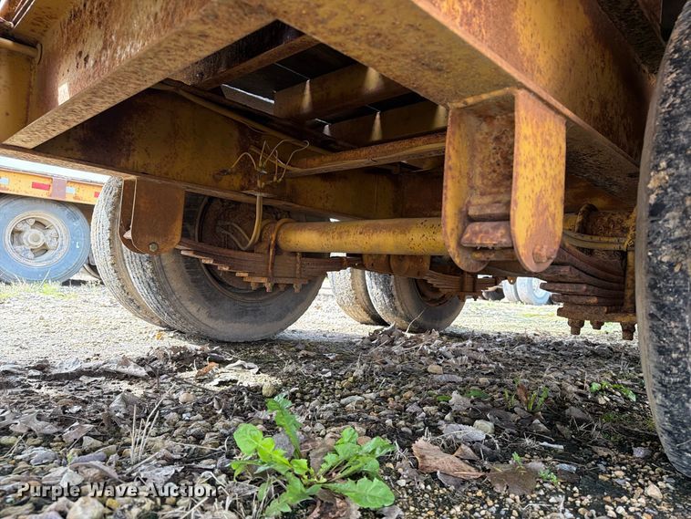 image for item FT8103 1980 Trail King 0850-2400 equipment trailer