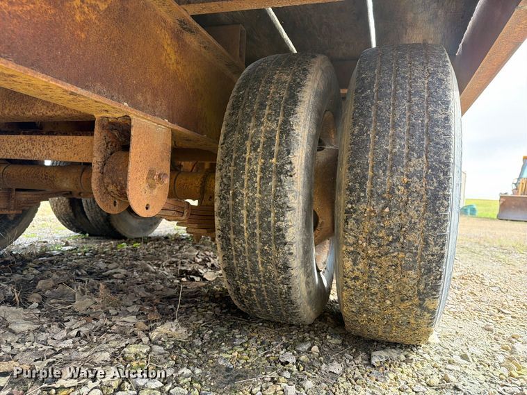image for item FT8103 1980 Trail King 0850-2400 equipment trailer