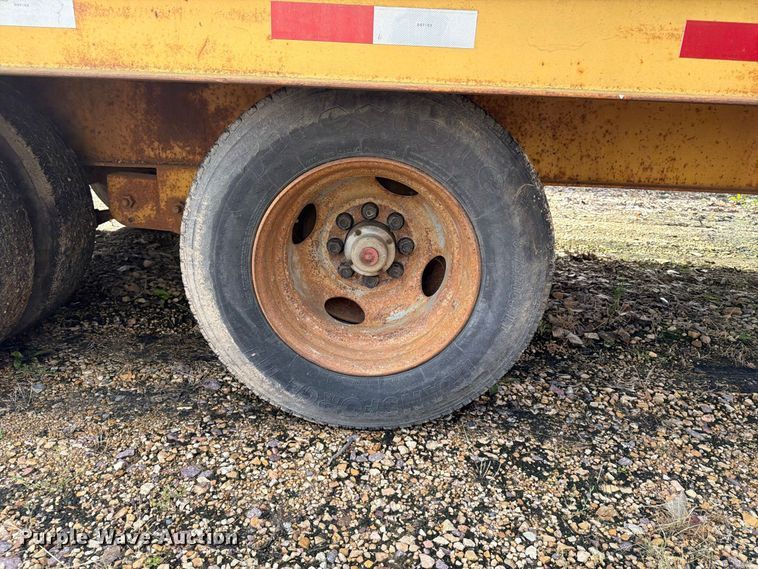 image for item FT8103 1980 Trail King 0850-2400 equipment trailer