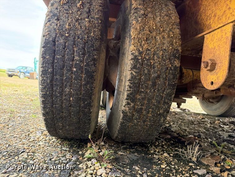 image for item FT8103 1980 Trail King 0850-2400 equipment trailer