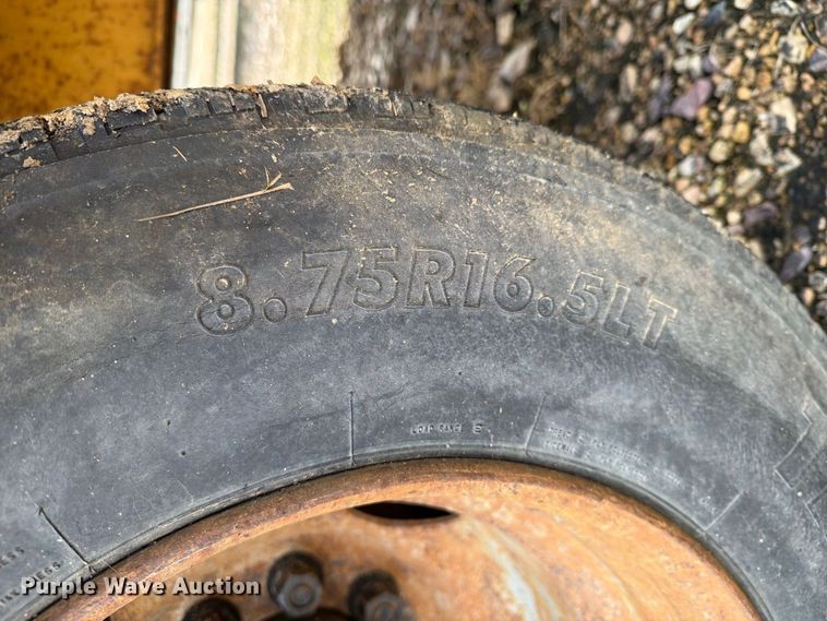 image for item FT8103 1980 Trail King 0850-2400 equipment trailer