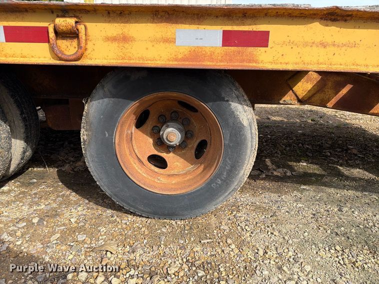 image for item FT8103 1980 Trail King 0850-2400 equipment trailer