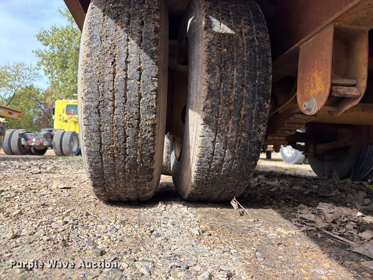 image for item FT8103 1980 Trail King 0850-2400 equipment trailer