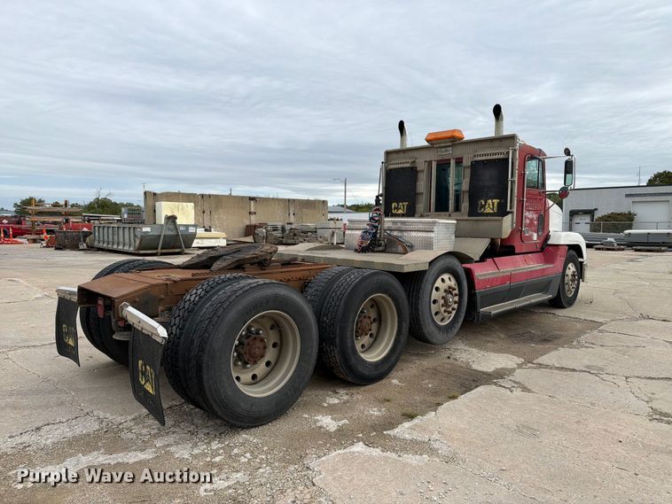 image for item FT8107 1991 Freightliner USF-1E semi truck