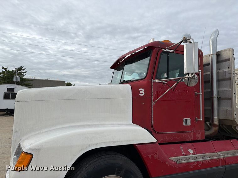 image for item FT8107 1991 Freightliner USF-1E semi truck