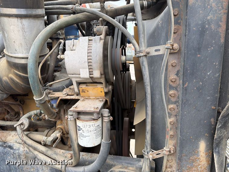 image for item FT8107 1991 Freightliner USF-1E semi truck
