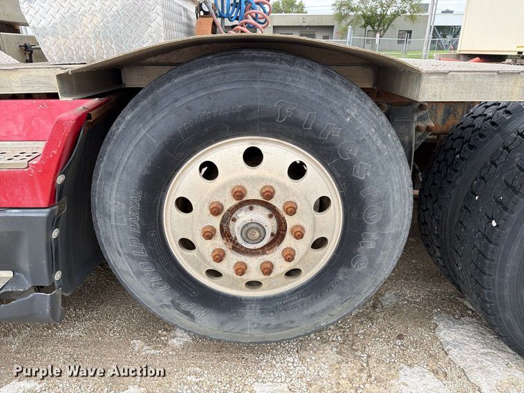 image for item FT8107 1991 Freightliner USF-1E semi truck