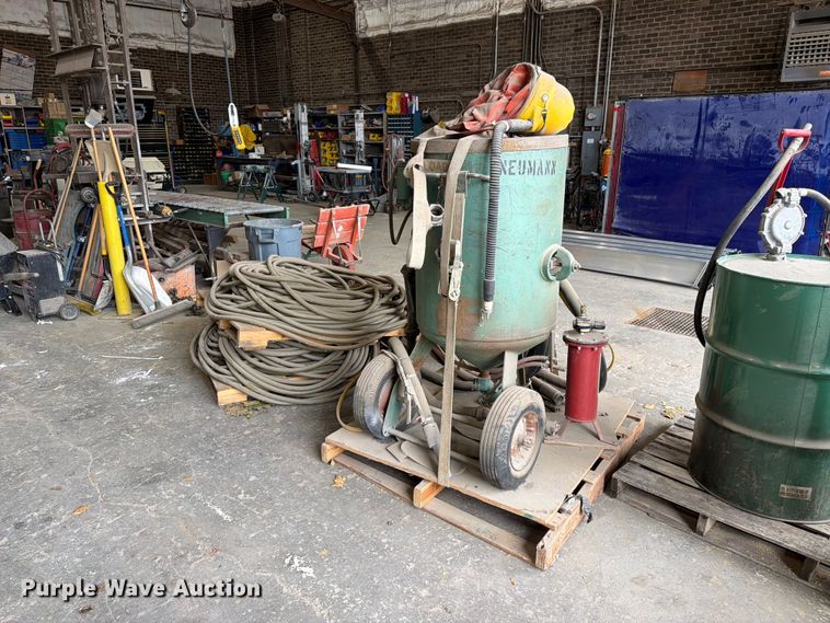 image for item FT8108 Concrete equipment