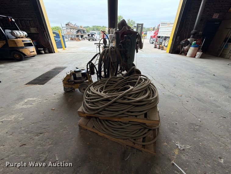 image for item FT8108 Concrete equipment