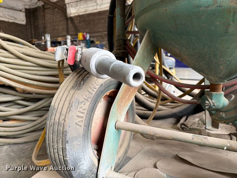 image for item FT8108 Concrete equipment