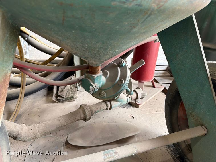 image for item FT8108 Concrete equipment