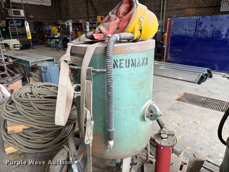 image for item FT8108 Concrete equipment
