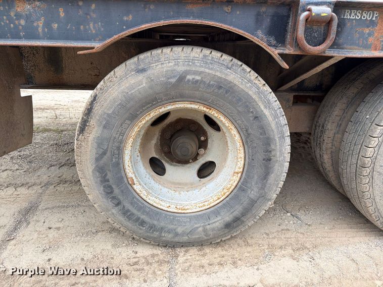 image for item FU4585 2001 Holden Industries HCZ20KT equipment trailer