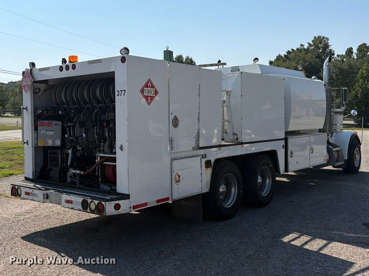 image for item FU4597 2001 Peterbilt 378 fuel / lube truck