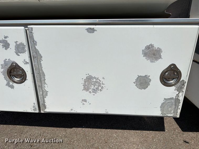 image for item FU4597 2001 Peterbilt 378 fuel / lube truck