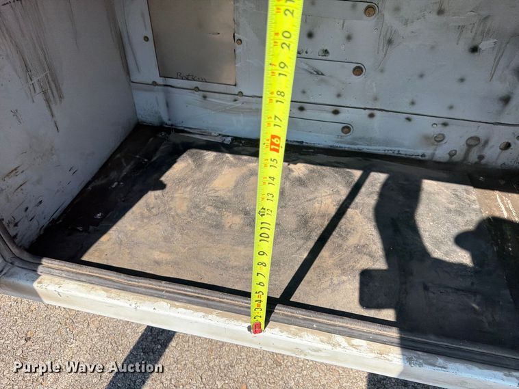 image for item FU4597 2001 Peterbilt 378 fuel / lube truck