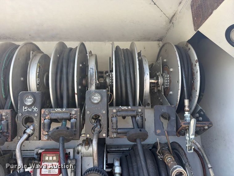image for item FU4597 2001 Peterbilt 378 fuel / lube truck