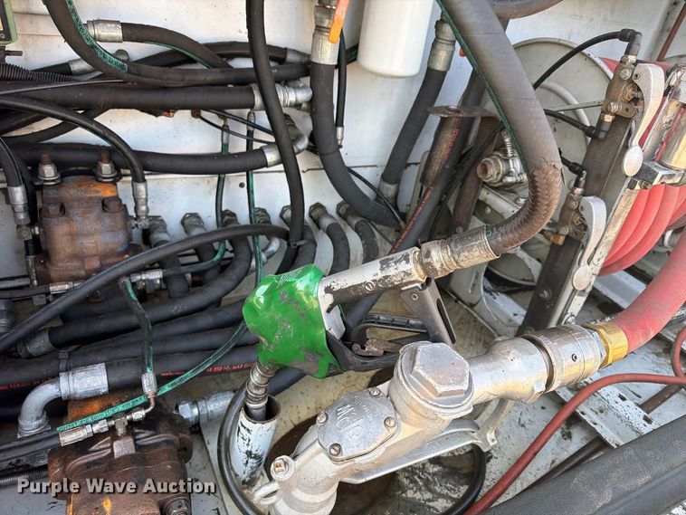 image for item FU4597 2001 Peterbilt 378 fuel / lube truck