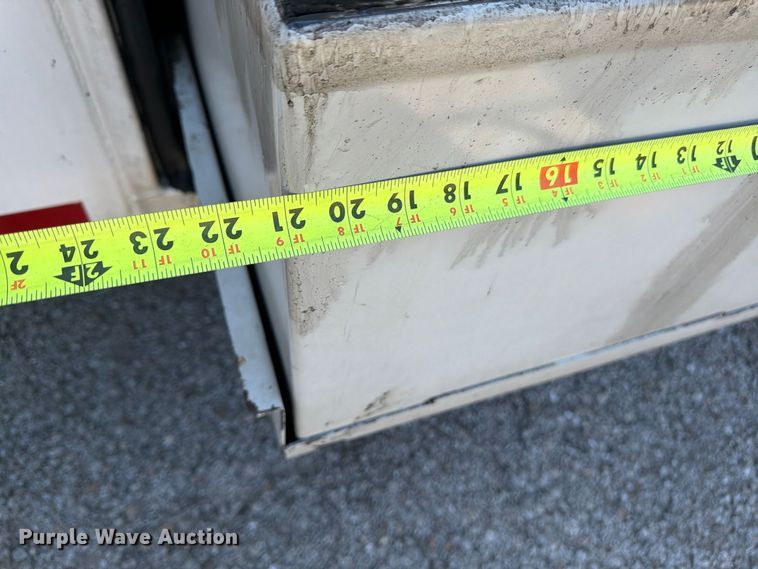 image for item FU4597 2001 Peterbilt 378 fuel / lube truck