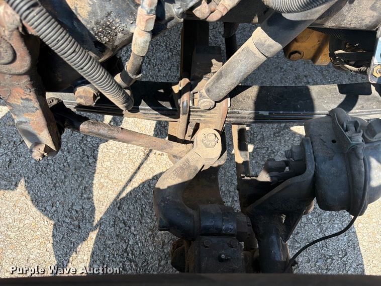 image for item FU4597 2001 Peterbilt 378 fuel / lube truck