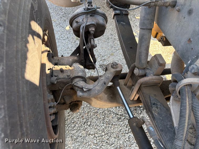 image for item FU4597 2001 Peterbilt 378 fuel / lube truck