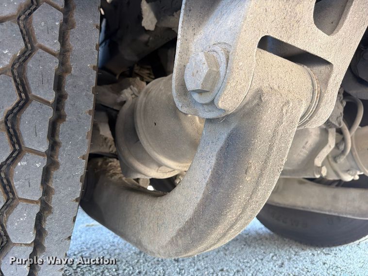 image for item FU4597 2001 Peterbilt 378 fuel / lube truck