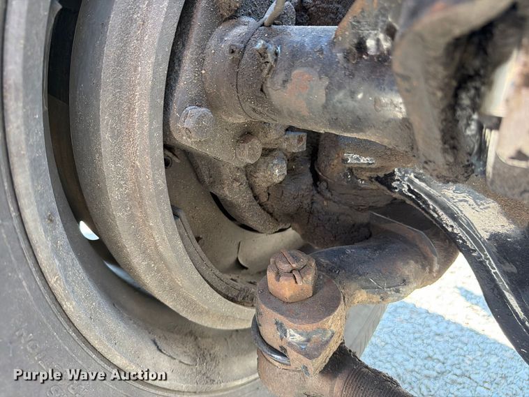image for item FU4597 2001 Peterbilt 378 fuel / lube truck