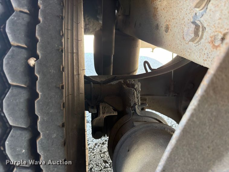 image for item FU4597 2001 Peterbilt 378 fuel / lube truck