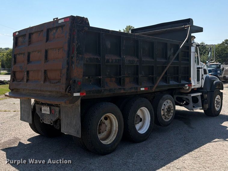 image for item FU4598 2003 Mack CV 713 dump truck