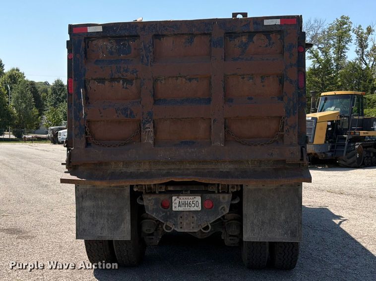 image for item FU4598 2003 Mack CV 713 dump truck
